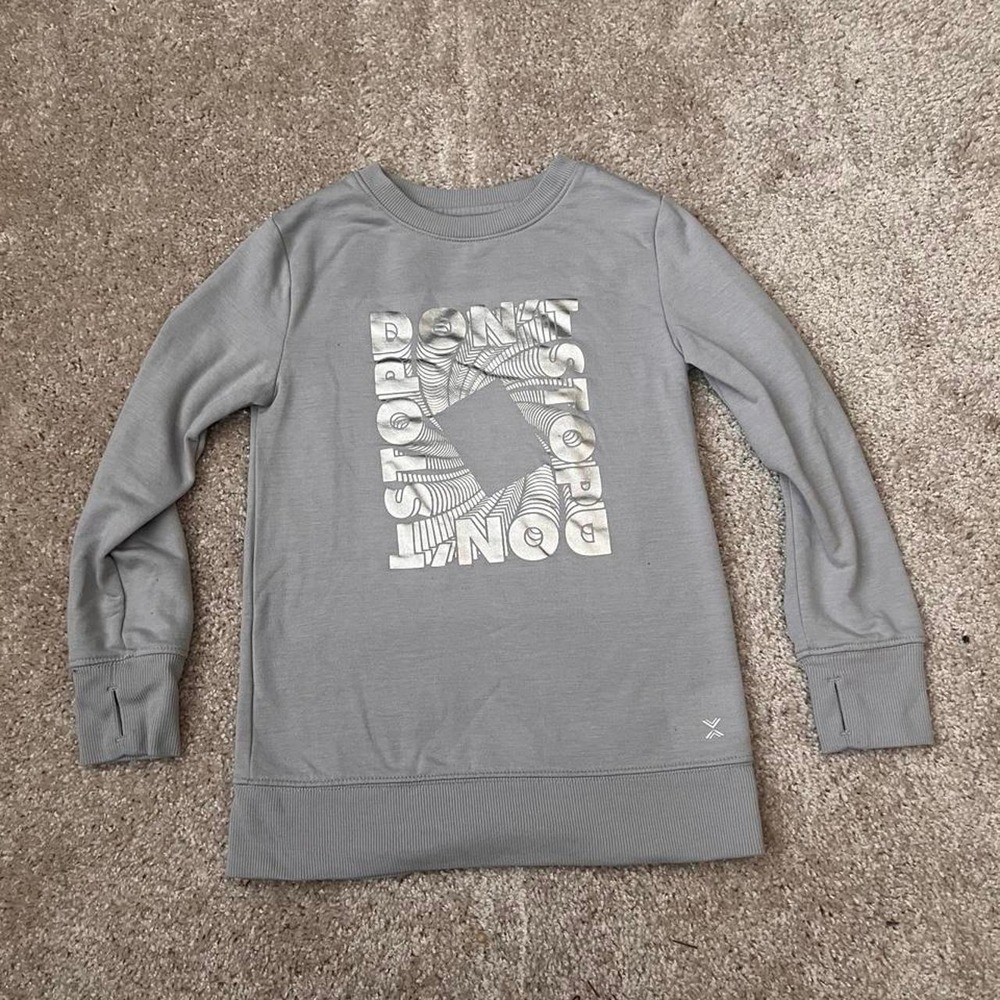 Gray long sleeve sweatshirt